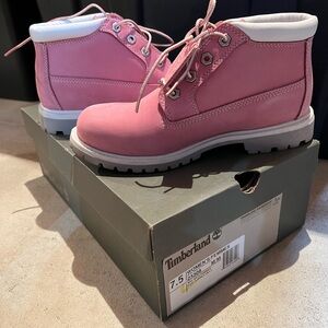 Like new timberland boots